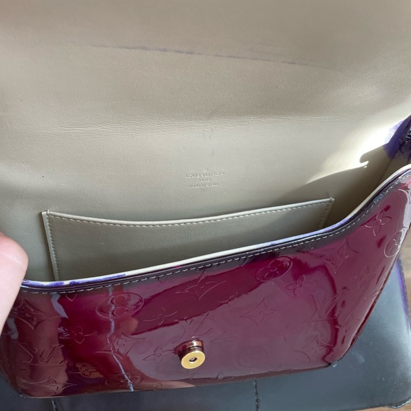 Authentic Louis Vuitton purse - Picture 5 of 10